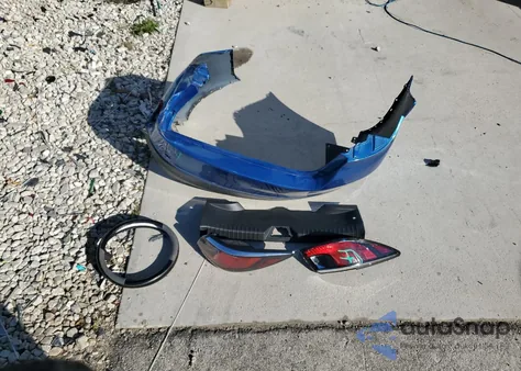 2020 Toyota Yaris Xle z USA, uszkodzony, nr VIN 3MYDLBYV1LY700030